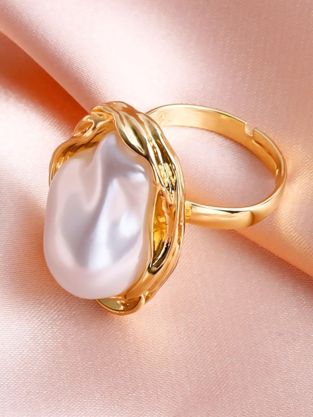 Baroque Pearl Ring